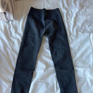 Women’s Lululemon Yogas Size 4